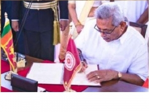 ජනපති සුබ මොහොතින් රාජකාරි අරඹයි